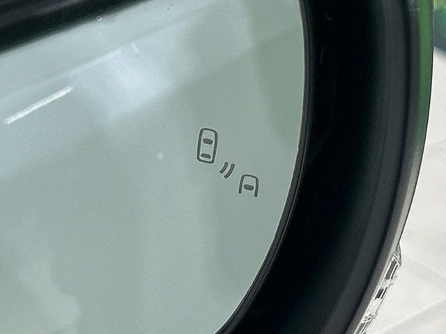 �y�u���C���h�X�|�b�g���j�^�[�z���s���A�h�A�~���[�̎��p�ɂȂ�₷���ӏ��Ɍ㑱�Ԃ��ڋ߂���ƃT�C�h�~���[�t�߂Ɍx����\���A�h���C�o�[�ɒ��ӊ��N�����Ă���܂��B