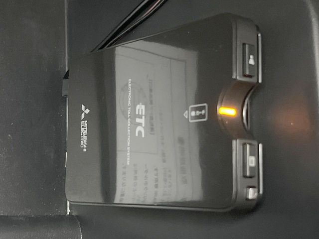 ●ETC車載器(アンテナ分離型音声案内タイプ):お引き渡し時には再セットアップを実施後、お渡しいたします。マイレージ登録に関してもお気軽にスタッフまでお尋ねください。
