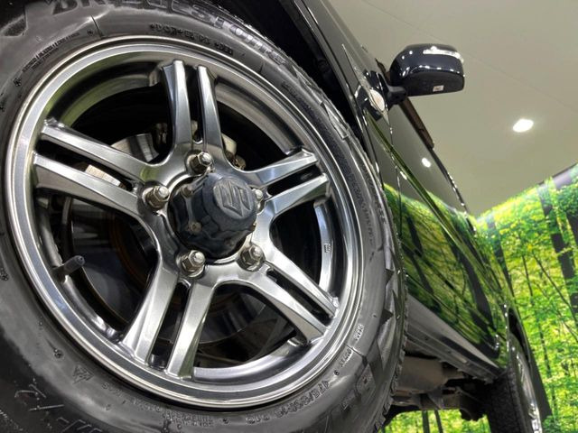 �y����16�C���`�A���~�z�C�[���z�O�ςɃ}�b�`���������A���~�z�C�[���𑕒����Ă���܂��B�e��ЊO�A���~�z�C�[����A�X�^�b�h���X�^�C�����戵�����Ă���܂��B���񂲑��k����������