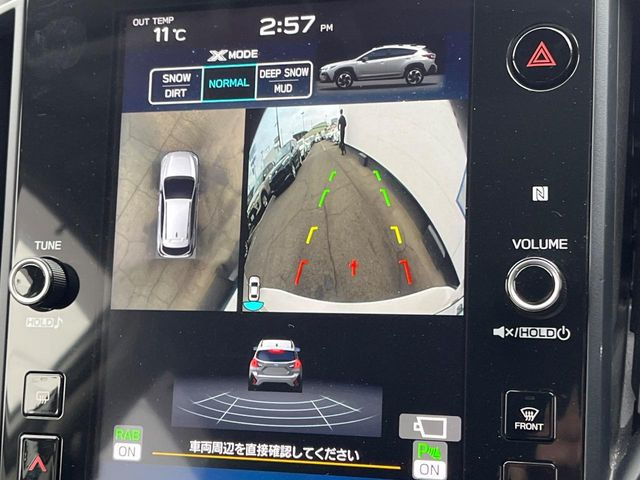 �y�}���`�e���C�����j�^�[�z�Ԃ̃t�����g��T�C�h�̃J�����摜�𓯎��Ƀ��j�^�[�\�����邱�ƂŁA���H�⋷�����𑖍s���ł����͂̏󋵊m�F���ł����S!�{�iSUV�ɂ��ꂵ�������ł���