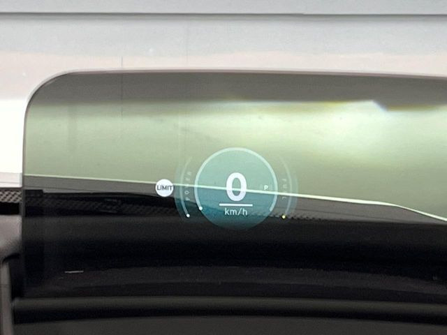 ���w�b�h�A�b�v�f�B�X�v���C:���݂̑��x�⑖�s�����f�W�^���\���ŉ^�]�ȑO���̃K���X�ɓ��e!�^�]���A���������炳���K�v�ȏ����m�F�ł���̂łƂ��Ă��֗��ň��S!