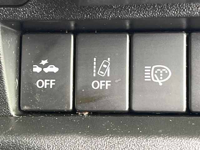 �y�Փˌy���V�X�e���z���s���ɑO���̎ԗ�����F�����A�Փ˂������Ȏ��͌x��ƃu���[�L�ŏՓˉ���Ɣ�Q�y�����A�V�X�g�B�����S�Ƀh���C�u�����y���݂��������܂��B