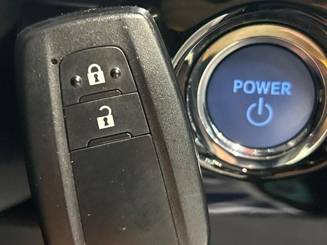 �y�X�}�[�g�L�[�z�J�o����|�P�b�g�ɓ��ꂽ�܂܂ł��h�A�̎{���E�������\�ȃX�}�[�g�L�[�𑕔��B�G���W���̃I���E�I�t�����J�M�����o���K�v����������Ƃ��Ă��֗��ł���