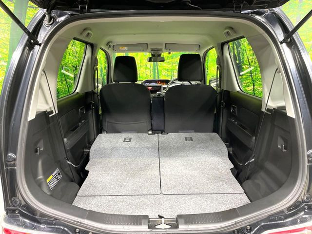 ���i�̂���������ʋ΁A���}���ɏ\���ȉ׎��X�y�[�X���m�ۂ��Ă���܂��B�Z�J���h�V�[�g��|���ƁA�傫�ȉו��̐ύڂ��\�ł���