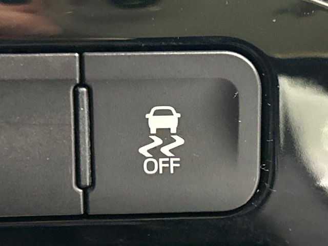 �y������h�~���u�z�ԗ��̉���������m����ƁA�����I�Ɏԗ��̐i�s������ۂ悤�Ɏԗ��𐧌䂵�܂��B�J�̓��ȂǊ���₷���H�ʏ󋵂ł����S�ȉ^�]���\�ł��B