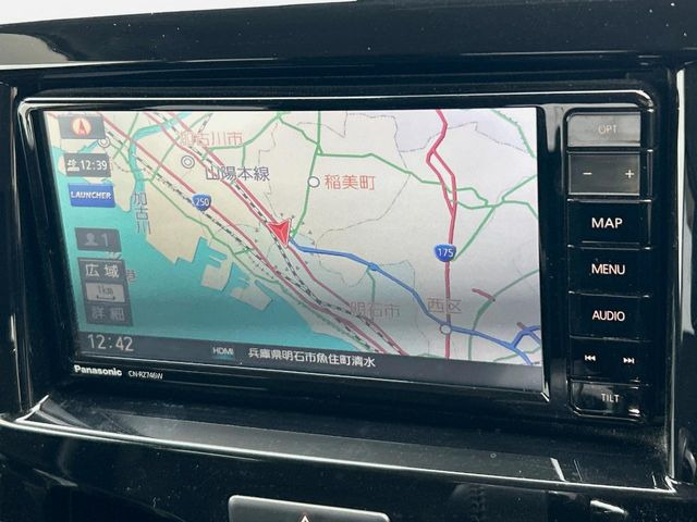 �y�����i�r�z�l�C�̏����i�r�𑕔����Ă���܂��B�i�r�̎g���₷���͂������A�I�[�f�B�I�@�\���[��!�L�����v�◷�s�͂������A�ʋ΂┃�����ȂǕ��i�̃h���C�u���y�����Ȃ�͂���