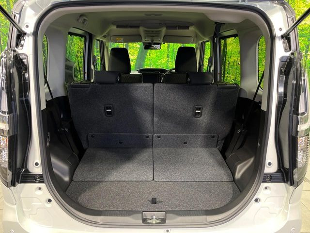 普段のお買い物や通勤、送迎等に十分な荷室スペースを確保しております。セカンドシートを倒すと、大きな荷物の積載も可能です♪