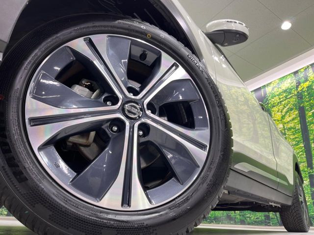 �y����17�C���`�A���~�z�C�[���z�O�ςɃ}�b�`���������A���~�z�C�[���𑕒����Ă���܂��B�e��ЊO�A���~�z�C�[����A�X�^�b�h���X�^�C�����戵�����Ă���܂��B���񂲑��k����������