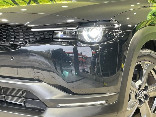 �yLED�w�b�h���C�g�z���V����ԑ��s�����ǍD�Ȏ��E���m�ۂ����S���ĉ^�]�ł��鍂�P�xLED�w�b�h���C�g�𑕔�!�_�����x�������A����d�͂��}�����Ă��܂��B