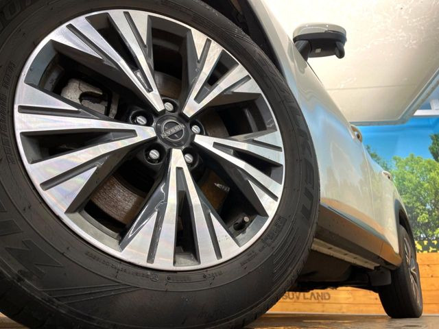 �y����18�C���`�A���~�z�C�[���z�O�ςɃ}�b�`���������A���~�z�C�[���𑕒����Ă���܂��B�e��ЊO�A���~�z�C�[����A�X�^�b�h���X�^�C�����戵�����Ă���܂��B���񂲑��k����������