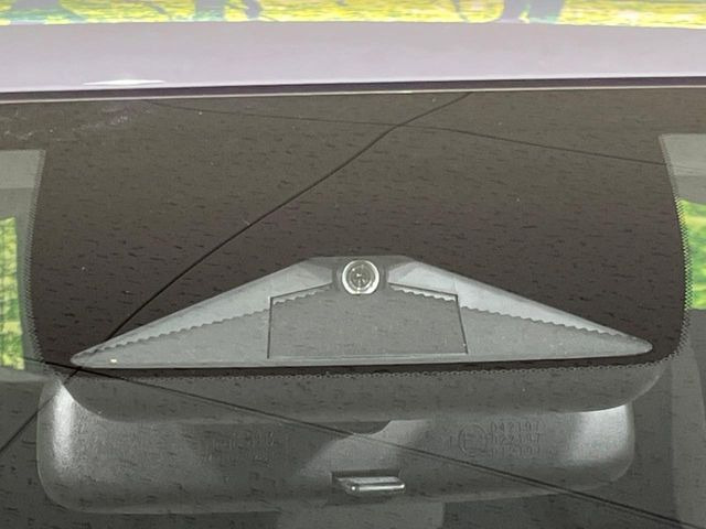 �y�z���_�Z���V���O�z���s���ɑO���̎ԗ�����F�����A�Փ˂������Ȏ��͌x��ƃu���[�L�ŏՓˉ���Ɣ�Q�y�����A�V�X�g�B�����S�Ƀh���C�u�����y���݂��������܂��B