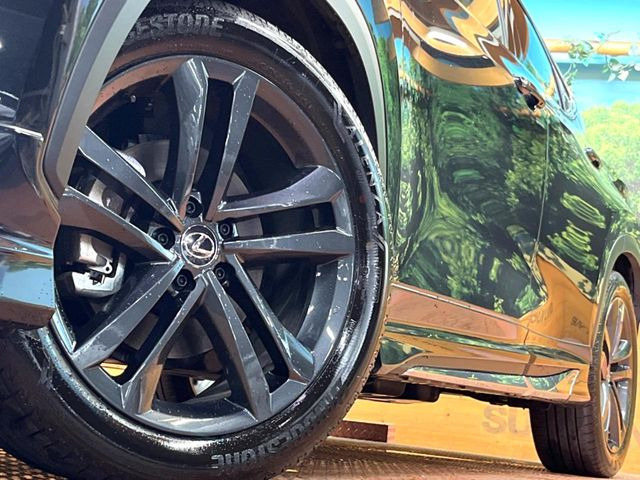 �y����20�C���`�A���~�z�C�[���z�O�ςɃ}�b�`���������A���~�z�C�[���𑕒����Ă���܂��B�e��ЊO�A���~�z�C�[����A�X�^�b�h���X�^�C�����戵�����Ă���܂��B���񂲑��k����������