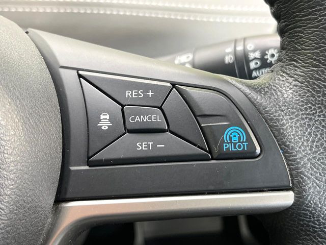 【プロパイロット】高速道路での長距離走行が楽に!!渋滞時と巡回走行のシーンで、アクセル・ブレーキ・ステアリングを自動で制御し、長距離運転の負担を軽減してくれます♪
