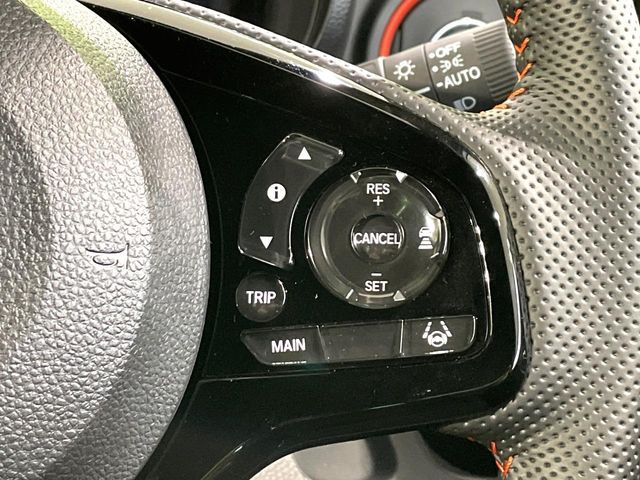 �y�A�_�v�e�B�u�N���[�Y�R���g���[���z�������H�ł̒��������s���y��!!�����ő��x��ۂN���[�Y�R���g���[�����A�Փˌy���V�X�e���ƘA�g���A�O���̎ԗ������m���ĎԊԂ�ۂ悤�ɑ��x���߂��Ă���܂�!!