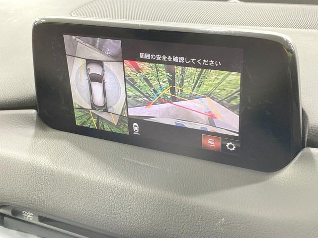 【360&deg;ビューモニター】専用のカメラにより、上から見下ろしたような視点で360度クルマの周囲を確認することができます☆死角部分も確認しやすく、狭い場所での切り返しや駐車もスムーズに行えます。