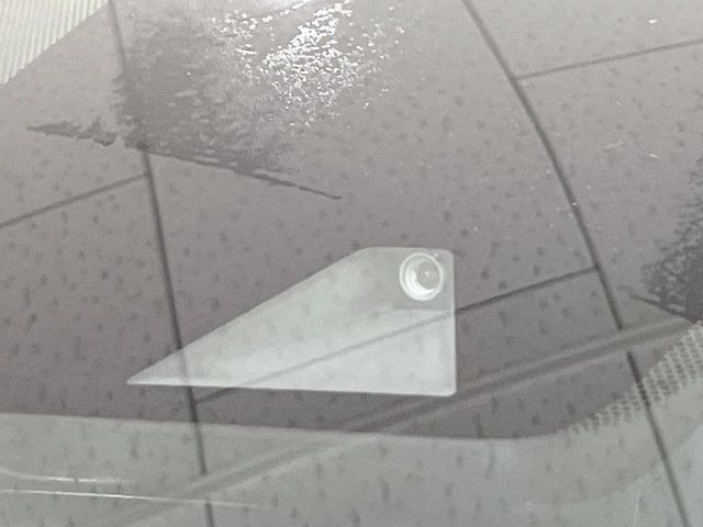 �y�C���e���W�F���g�G�}�[�W�F���V�[�u���[�L�z�t�����g�J�����őO���̎ԗ�����s�҂����m�B�Փ˂������Ȏ��͏Փ˔�Q�y���u���[�L���쓮�A�Փˉ�����T�|�[�g�B�����S�Ƀh���C�u�����y���݂��������܂��B