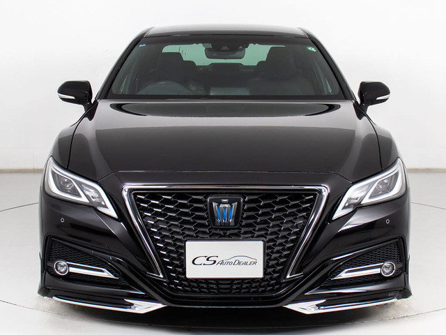 禁煙車です!室内は嫌なニオイも無く、すごく綺麗な状態です!禁煙車・・特にセダンタイプのお車では少ないですよね!!タバコのニオイが苦手なお客様必見です!快適にご乗車頂けます!!