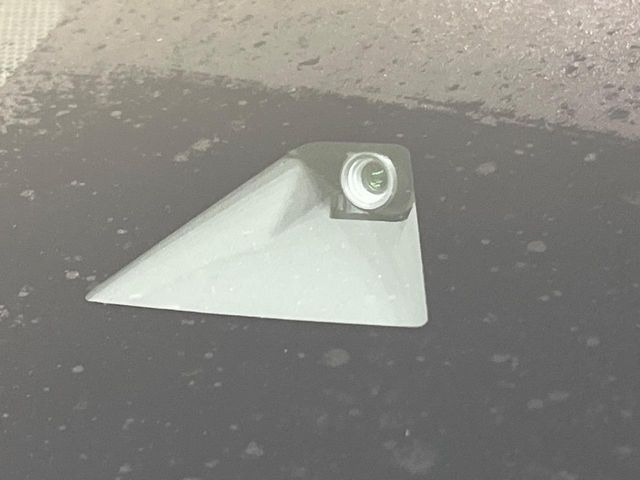 �y�C���e���W�F���g�G�}�[�W�F���V�[�u���[�L�z�t�����g�J�����őO���̎ԗ�����s�҂����m�B�Փ˂������Ȏ��͏Փ˔�Q�y���u���[�L���쓮�A�Փˉ�����T�|�[�g�B�����S�Ƀh���C�u�����y���݂��������܂��B