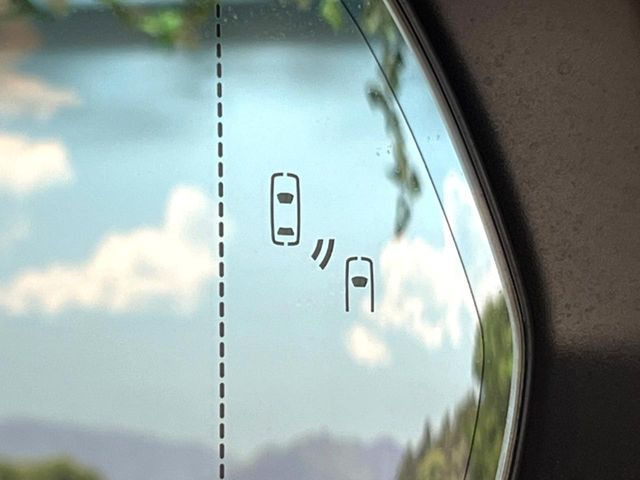 【オートマチックハイビーム】夜間の安全走行に役立つ便利な機能!先行車や対向車を検知し、ハイビームとロービームを自動で切り替えてくれます♪