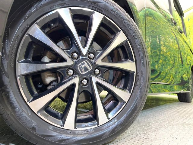 �y�����A���~�z�C�[���z�O�ςɃ}�b�`���������A���~�z�C�[���𑕒����Ă���܂��B�e��ЊO�A���~�z�C�[����A�X�^�b�h���X�^�C�����戵�����Ă���܂��B���񂲑��k����������