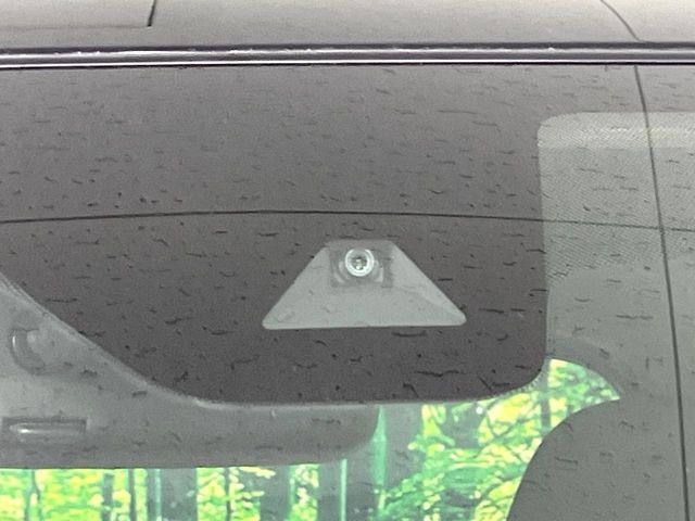 �y�C���e���W�F���g�G�}�[�W�F���V�[�u���[�L�z�t�����g�J�����őO���̎ԗ�����s�҂����m�B�Փ˂������Ȏ��͏Փ˔�Q�y���u���[�L���쓮�A�Փˉ�����T�|�[�g�B�����S�Ƀh���C�u�����y���݂��������܂��B