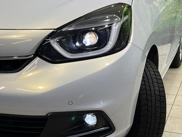 �yLED�w�b�h���C�g�z���V����ԑ��s�����ǍD�Ȏ��E���m�ۂ����S���ĉ^�]�ł��鍂�P�xLED�w�b�h���C�g�𑕔�!�_�����x�������A����d�͂��}�����Ă��܂��B