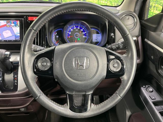 �y�����v�����X�e�A�����O�z�㎿�Ȋv���g�p���邱�ƂŁA��ɂ����������݂ƂĂ��^�]���₷���n���h���ł���