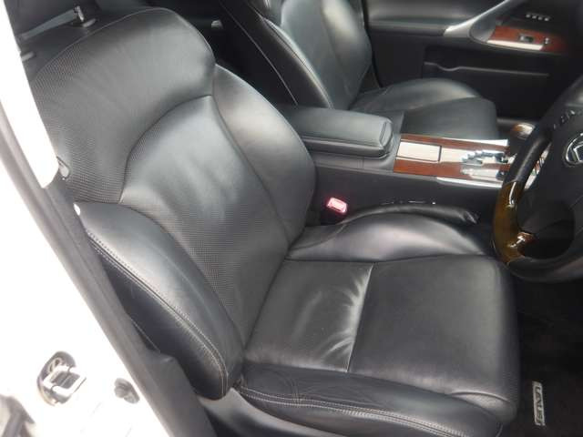 �g�̂���������Ǝx����t�����g�V�[�g�B�^�]�Ȃ܂��ɂ͏\���ȃX�y�[�X������̂ő啿�ȕ��ł��������^�]���邱�Ƃ��ł��܂�!�������^�]���Ă����Ȃ��ł��ˁ�