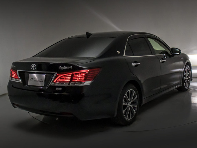 ★テールスモークやLED加工、マフラー、ルーフスポイラー、エアロパーツなど取り付け承ります!