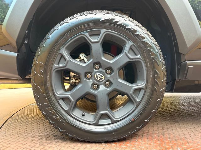 �y�O���[�h��p����18�C���`�A���~�z�C�[���z�f�U�C�����̍��������A���~�z�C�[���𑕒����Ă���܂��B�e��ЊO�A���~�z�C�[����A�X�^�b�h���X�^�C�����戵�����Ă���܂��B���񂲑��k����������