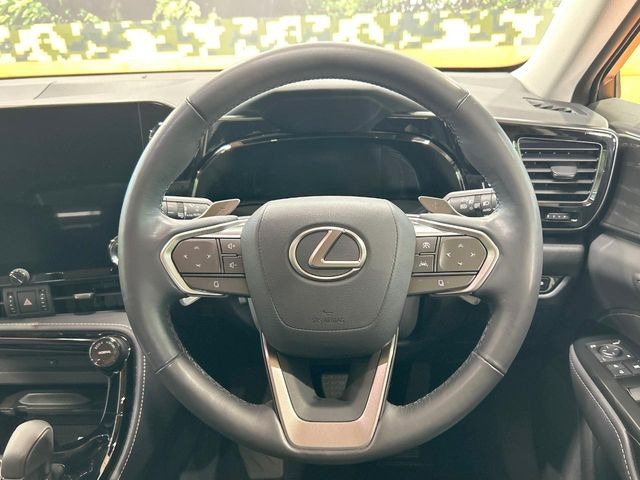 �y�����v�����X�e�A�����O�z�㎿�Ȋv���g�p���邱�ƂŁA��ɂ����������݂ƂĂ��^�]���₷���n���h���ł���