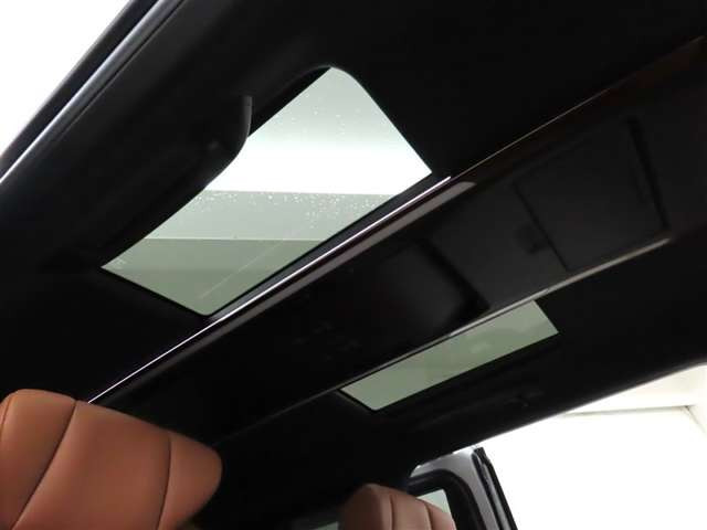 ヴェルファイアハイブリッド 2.5 Z プレミア E-Four 4WD