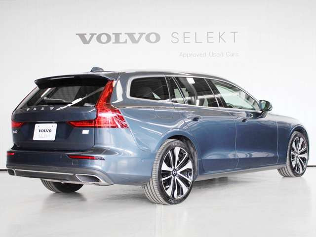 V60リチャージ PHEV T6 AWD インスクリプション 4WD