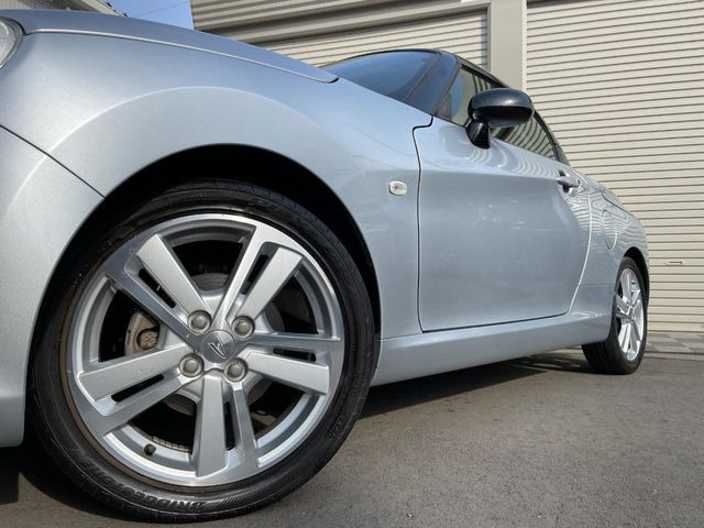 �y����16�C���`�A���~�z�C�[���z�O�ςɃ}�b�`���������A���~�z�C�[���𑕒����Ă���܂��B�e��ЊO�A���~�z�C�[����A�X�^�b�h���X�^�C�����戵�����Ă���܂��B���񂲑��k����������