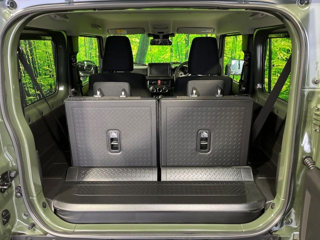 ���i�̂���������ʋ΁A���}���ɏ\���ȉ׎��X�y�[�X���m�ۂ��Ă���܂��B�Z�J���h�V�[�g��|���ƁA�傫�ȉו��̐ύڂ��\�ł���