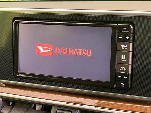 �y�����i�r�z�l�C�̏����i�r�𑕔����Ă���܂��B�i�r�̎g���₷���͂������A�I�[�f�B�I�@�\���[��!�L�����v�◷�s�͂������A�ʋ΂┃�����ȂǕ��i�̃h���C�u���y�����Ȃ�͂���