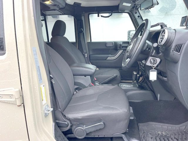 ●シートの使用感:破れ・へたりも少なく、ご覧の通りきれいな状態を維持しております。また、室内クリーニング・コーティングもご用命いただけます。