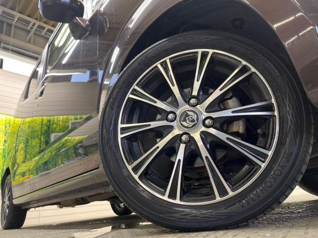 【純正15インチアルミホイール】外観にマッチした純正アルミホイールを装着しております。各種社外アルミホイールや、スタッドレスタイヤも取扱いしております。是非ご相談ください♪