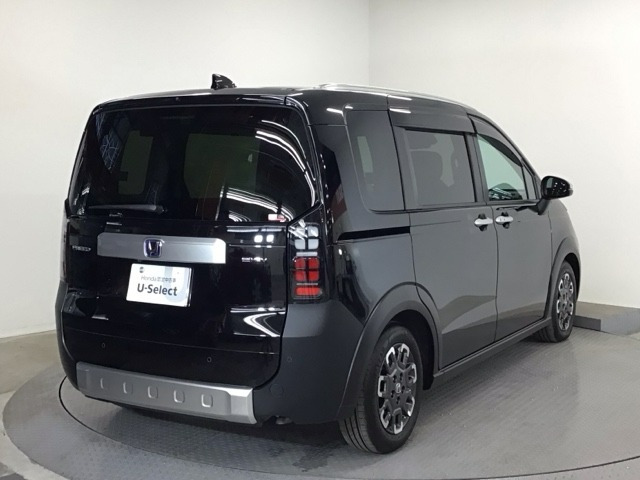 フリード1.5 e:HEV クロスター