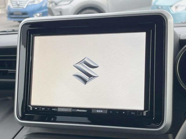 �y�����i�r�z�l�C�̏����i�r�𑕔����Ă���܂��B�i�r�̎g���₷���͂������A�I�[�f�B�I�@�\���[��!�L�����v�◷�s�͂������A�ʋ΂┃�����ȂǕ��i�̃h���C�u���y�����Ȃ�͂���