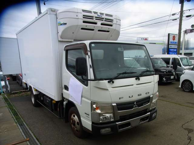 キャンター冷蔵冷凍車