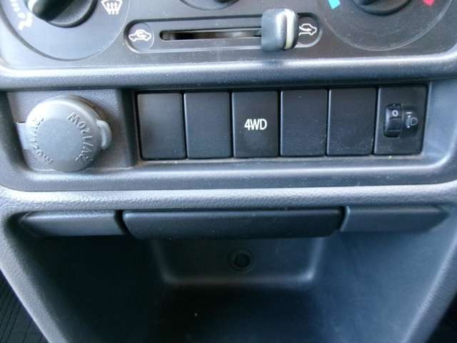 NT100クリッパーDX 4WD