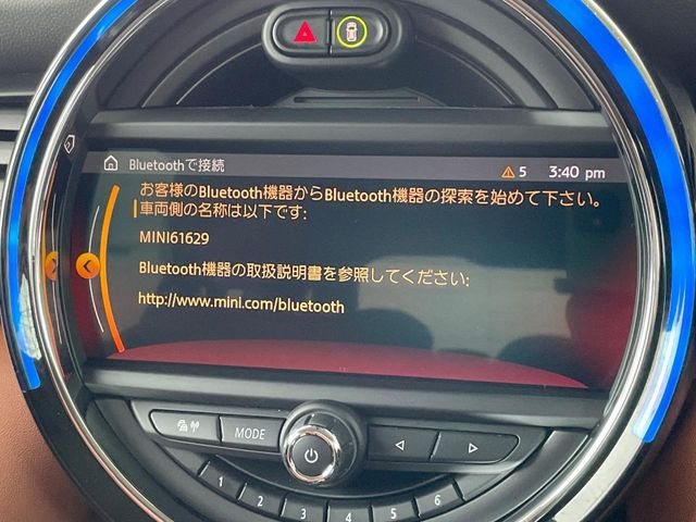 �������i�r:��̊��̂���i�r�́A����������ԓ������o���Ă���܂��BBluetooth�Đ��ȂǃI�[�f�B�I�@�\���[�����Ă���܂��̂ŁA�^�]�����y���߂܂���