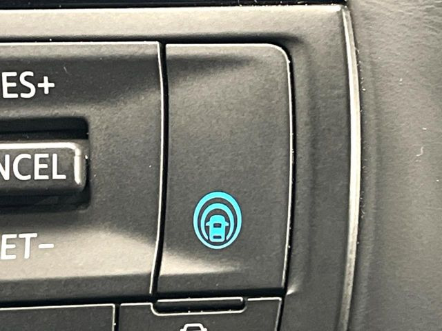 �y�v���p�C���b�g�z�������H�ł̒��������s���y��!!�a�؎��Ə��񑖍s�̃V�[���ŁA�A�N�Z���E�u���[�L�E�X�e�A�����O�������Ő��䂵�A�������^�]�̕��S���y�����Ă���܂���