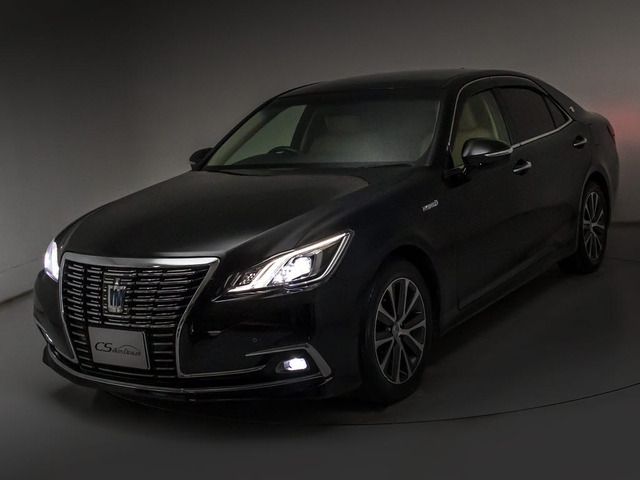 フロントビューの存在感をご覧ください!!ヘッドライトは視界良好のライト、さらにフォグライト搭載。デザイン性も高いのが特権です。