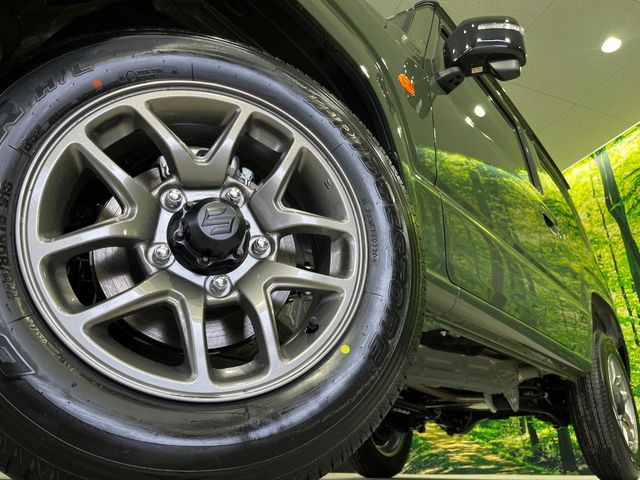 �y����16�C���`�A���~�z�C�[���z�O�ςɃ}�b�`���������A���~�z�C�[���𑕒����Ă���܂��B�e��ЊO�A���~�z�C�[����A�X�^�b�h���X�^�C�����戵�����Ă���܂��B���񂲑��k����������