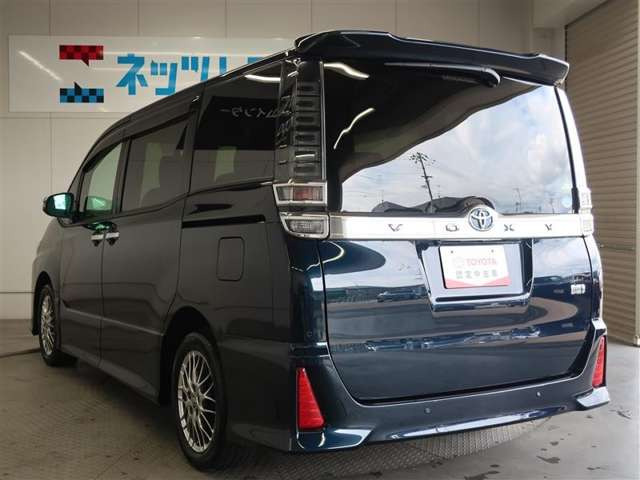 ヴォクシー1.8 ハイブリッド ZS 煌III