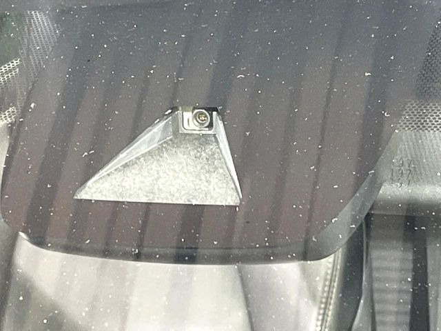 �y�g���^�Z�[�t�e�B�Z���X�z���s���ɑO���̎ԗ�����F�����A�Փ˂������Ȏ��͌x��ƃu���[�L�ŏՓˉ���Ɣ�Q�y�����A�V�X�g�B�����S�Ƀh���C�u�����y���݂��������܂��B