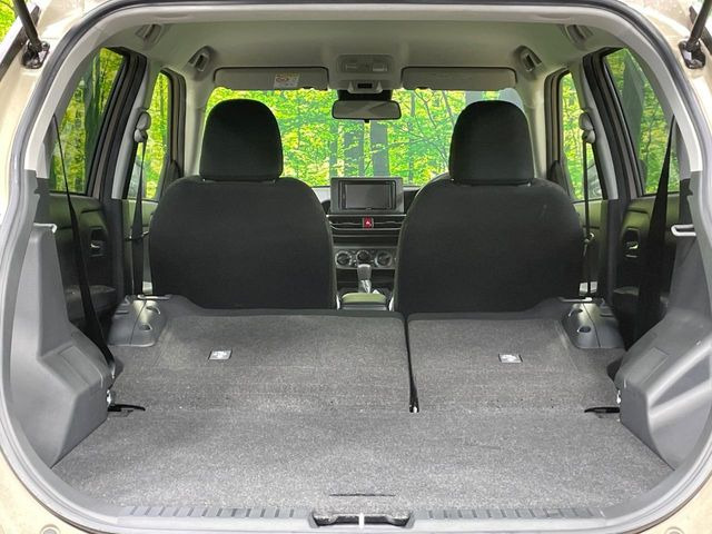 普段のお買い物や通勤、送迎等に十分な荷室スペースを確保しております。セカンドシートを倒すと、大きな荷物の積載も可能です♪
