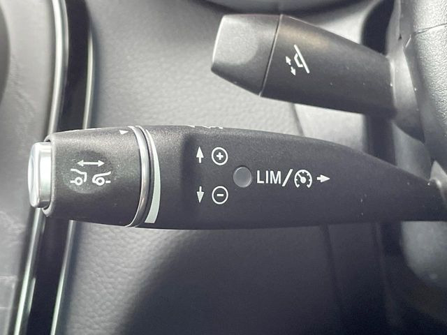 ���f�B�X�g���j�b�N�v���X:�s�s�A�x�O�A�������H�Ȃǂ̑��s���ɁA�X�e���I�}���`�p�[�p�X�J�����ƃ��[�_�[�Z���T�[�ɂ��A�O���Ԃ�F�����đ��x�ɉ������Ԋԋ������ێ����鎟����̃N���R��!